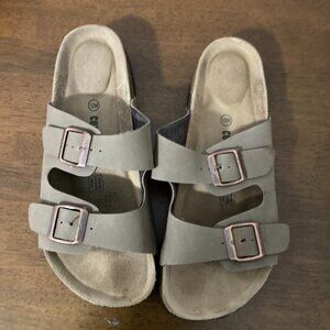 Women Size 10 Faux Suede Two Strap Sandel Cushioned Hippie Boho Chic Cowgirl